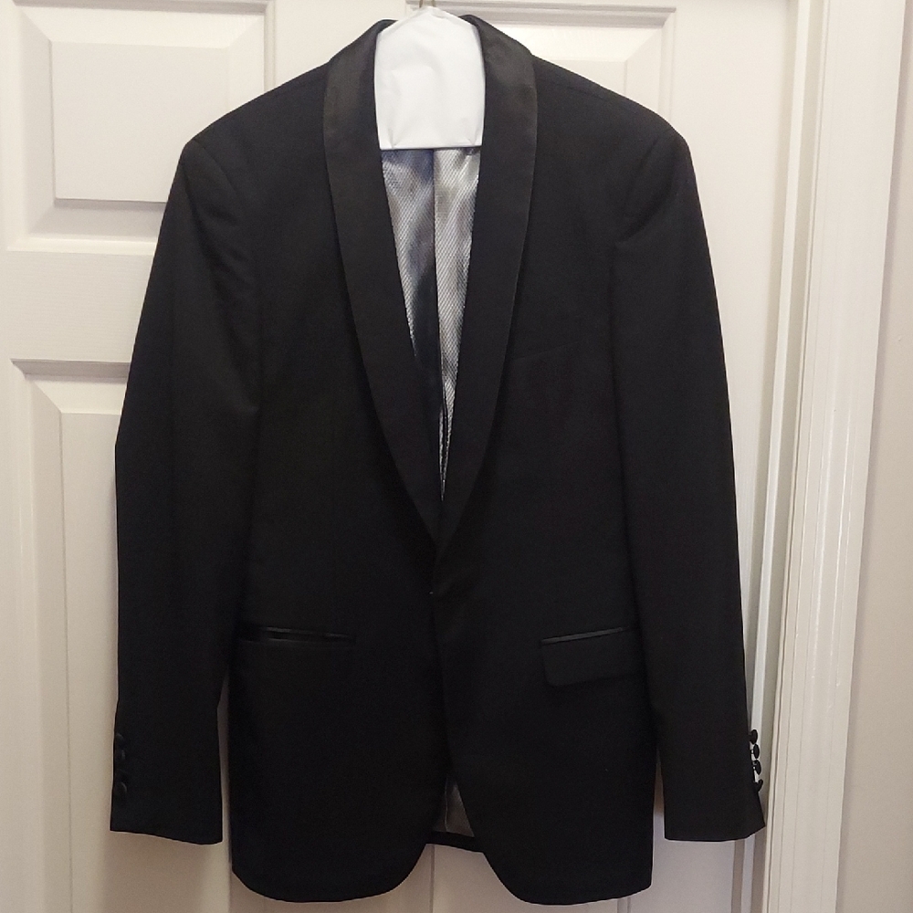Dolce Vita Elegant Black Tuxedo